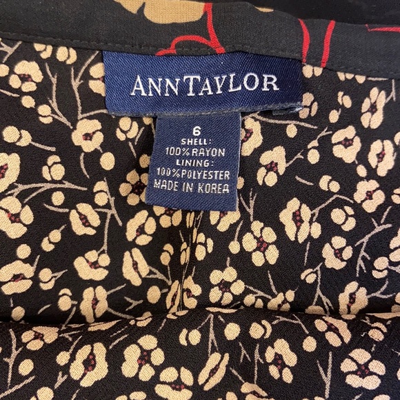 Ann Taylor lined floral skirt, size 6 Like new - Picture 7 of 11
